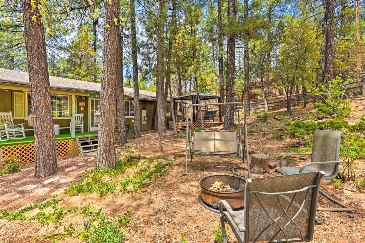 Pine Cabin In The Woods With Yard And Grill! Exterior foto