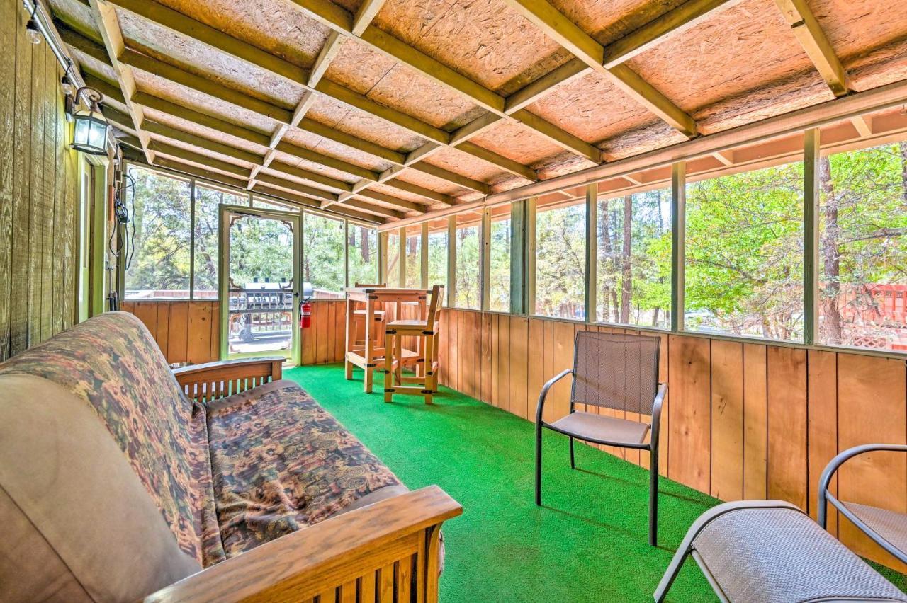 Pine Cabin In The Woods With Yard And Grill! Exterior foto