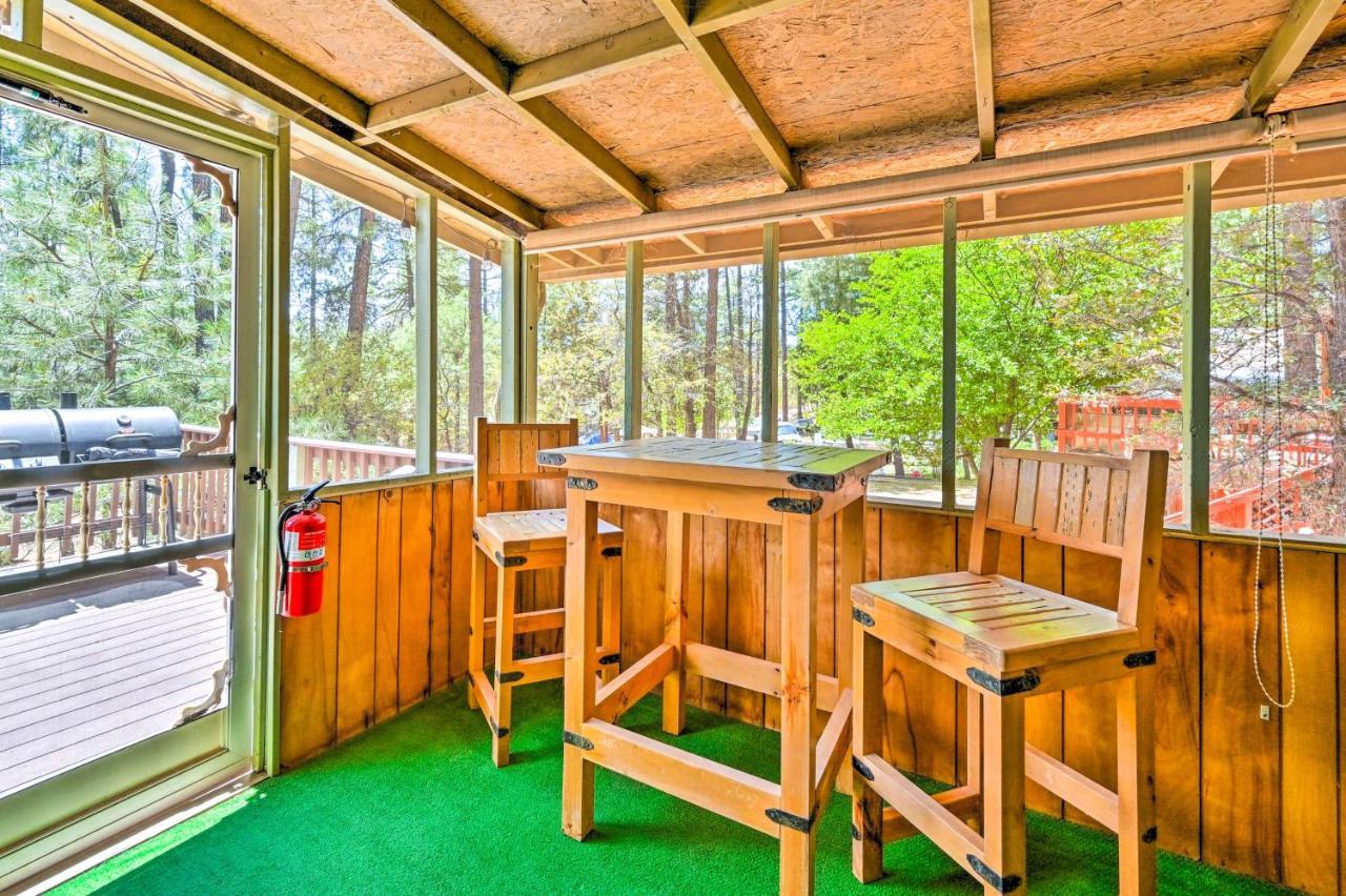 Pine Cabin In The Woods With Yard And Grill! Exterior foto